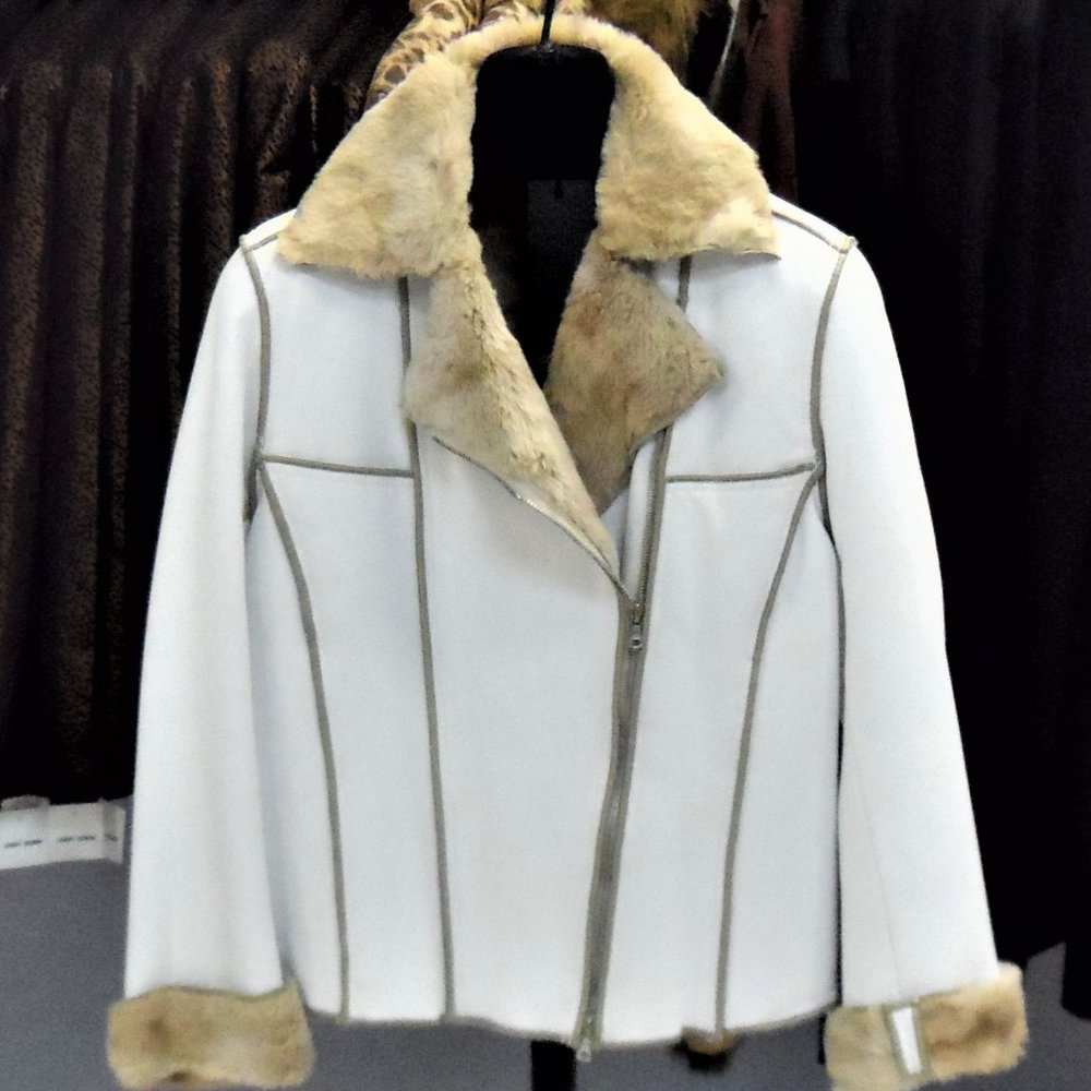 D IBARL UXURY COATS  GERMANY   NWOT